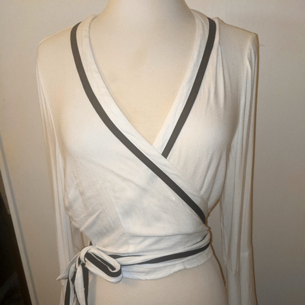 F21 wrap around top